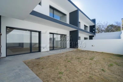 Moradia T4 para Venda em Corroios