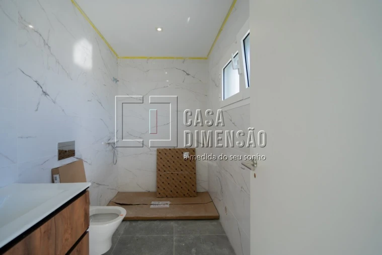 Moradia T4 para Venda em Corroios Foto 18