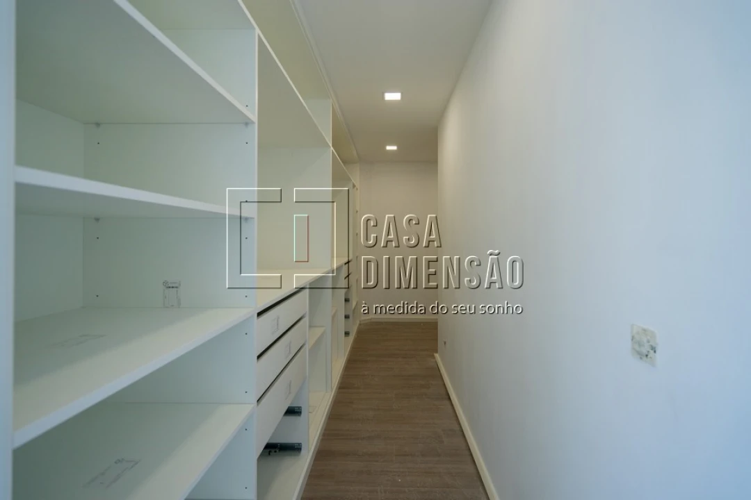 Moradia T4 para Venda em Corroios Foto 23