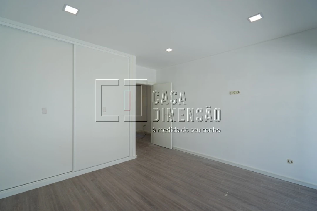 Moradia T4 para Venda em Corroios Foto 41