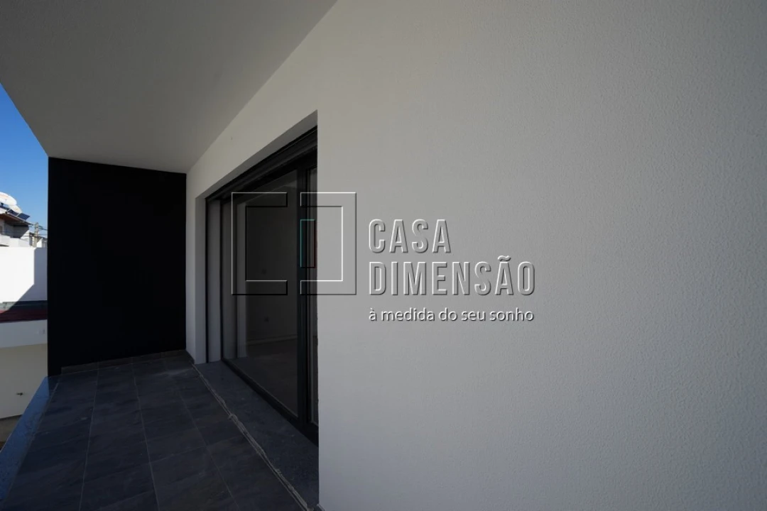 Moradia T4 para Venda em Corroios Foto 42