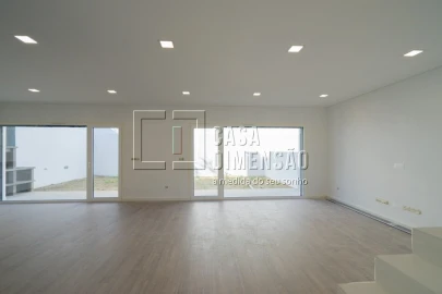 Moradia T4 para Venda em Corroios