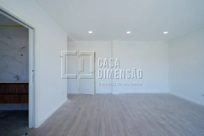 Moradia T4 para Venda em Corroios