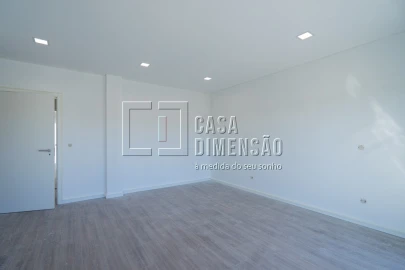 Moradia T4 para Venda em Corroios