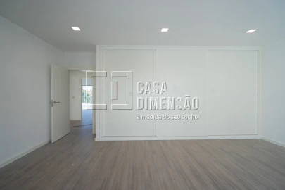 Moradia T4 para Venda em Corroios