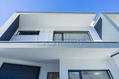 Moradia T4 para Venda em Corroios