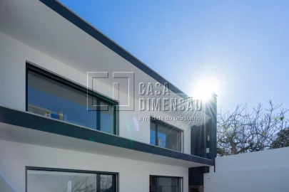 Moradia T4 para Venda em Corroios