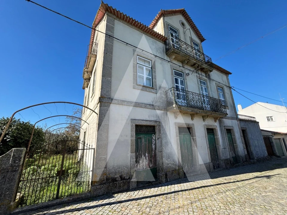 Moradia T6 para Venda em Rio Torto e Lagarinhos Foto 1