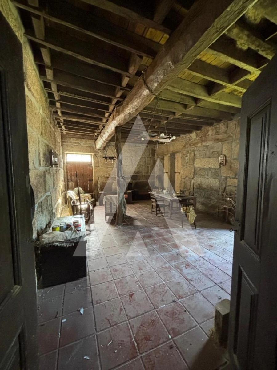 Moradia T6 para Venda em Rio Torto e Lagarinhos Foto 16