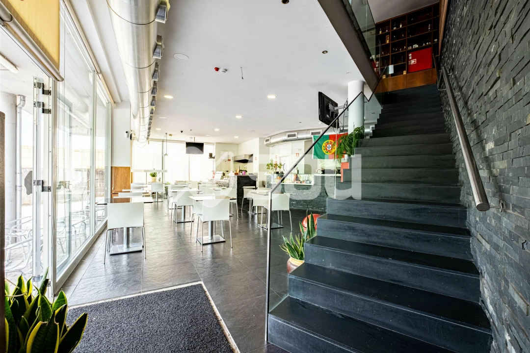 Negócio para Venda em Cidade da Maia Foto 6