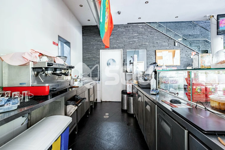 Negócio para Venda em Cidade da Maia Foto 15