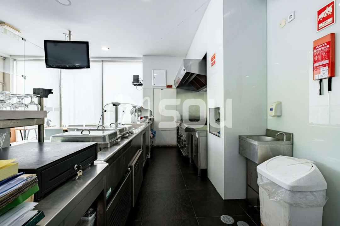 Negócio para Venda em Cidade da Maia Foto 14