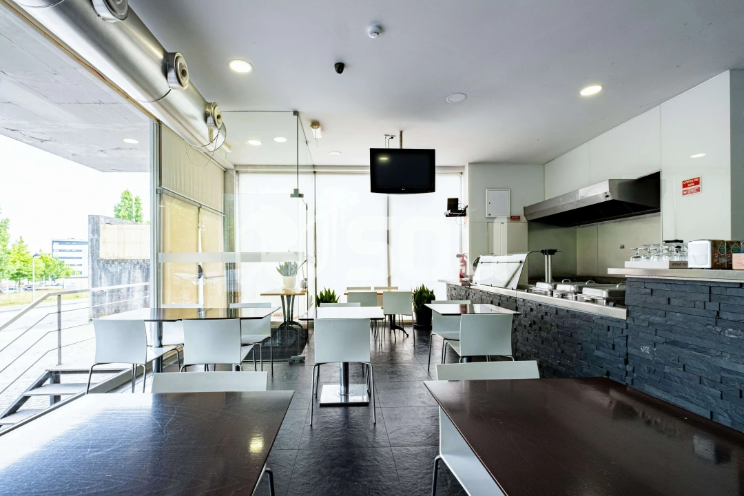 Negócio para Venda em Cidade da Maia Foto 3