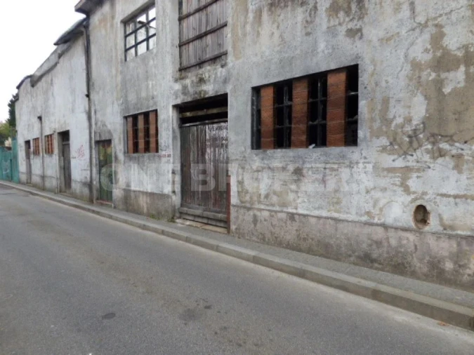 Prédio para Venda em Gulpilhares e Valadares Foto 2