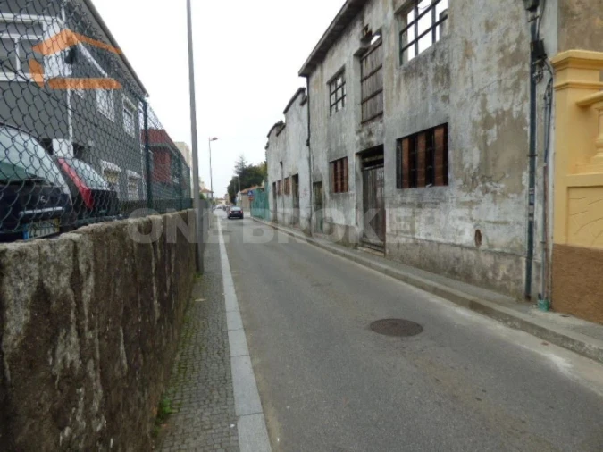 Prédio para Venda em Gulpilhares e Valadares Foto 3