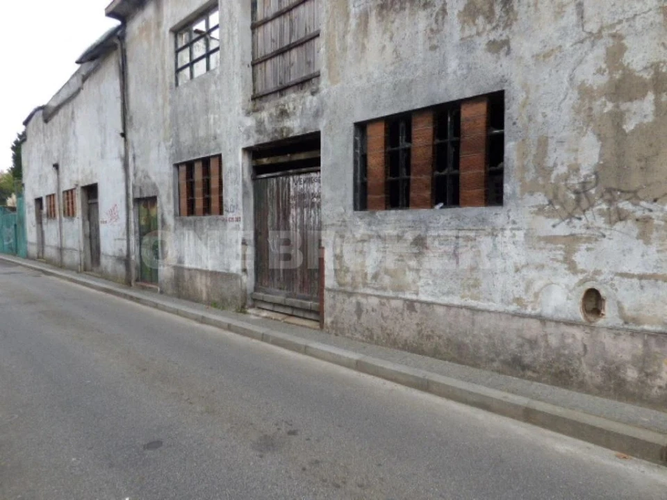 Prédio para Venda em Gulpilhares e Valadares Foto 2