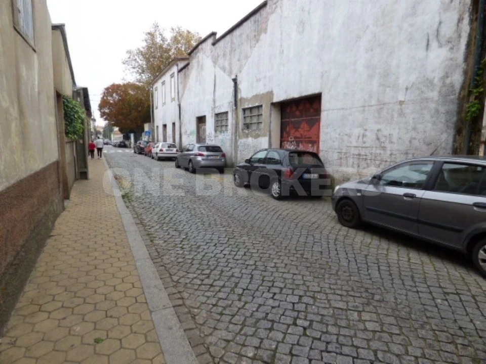 Prédio para Venda em Gulpilhares e Valadares Foto 4