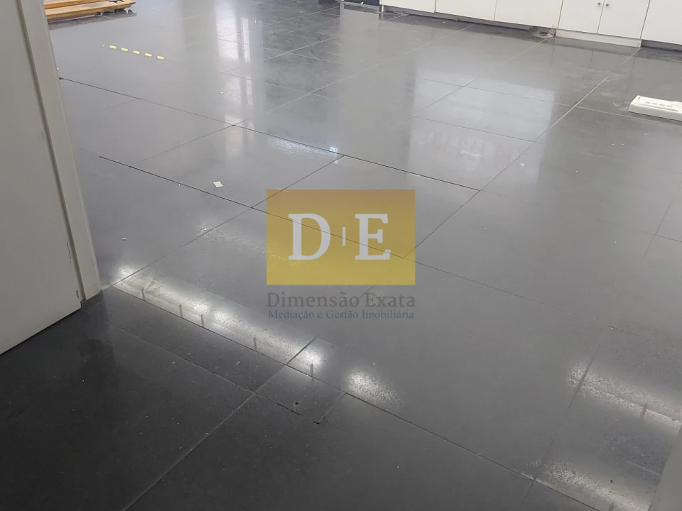 Loja para Venda em Matosinhos e Leça da Palmeira Foto 1