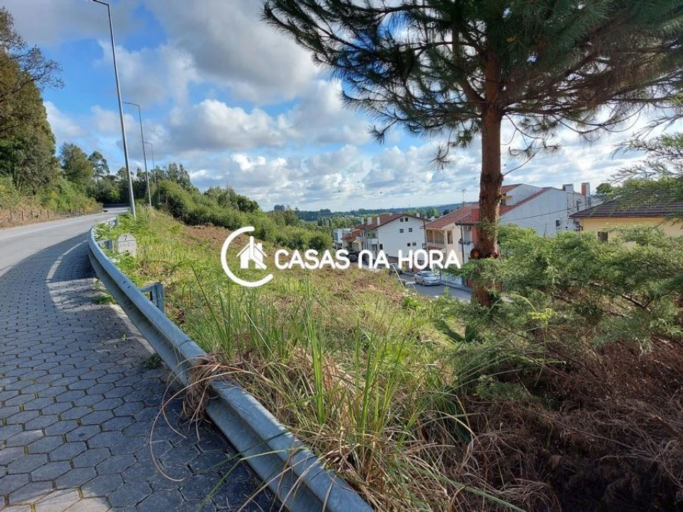 Terreno para Venda em Arcozelo Foto 1