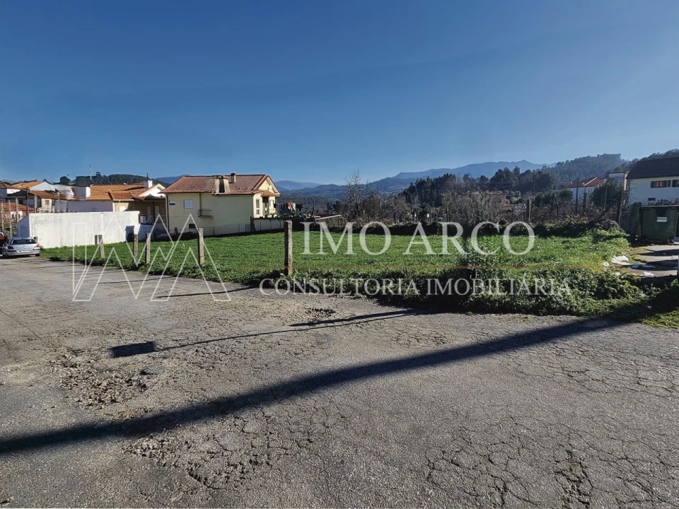 Terreno para Venda em Arco de Baúlhe e Vila Nune Foto 1