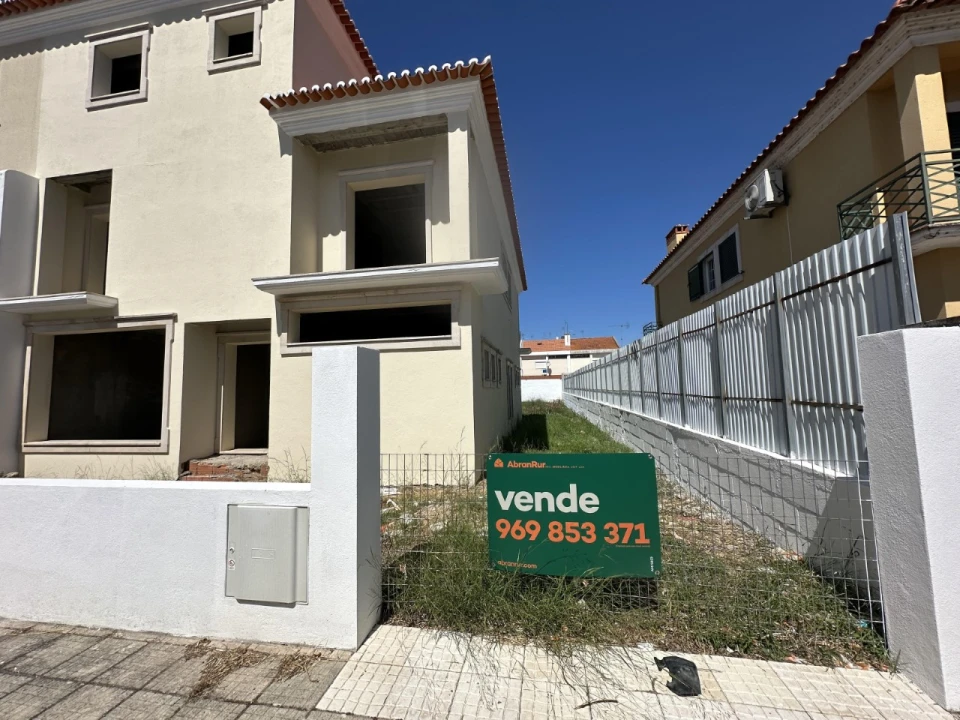 Moradia T4 para Venda em São Miguel do Rio Torto e Rossio Ao Sul do Tejo Foto 4