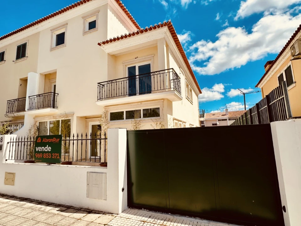 Moradia T4 para Venda em São Miguel do Rio Torto e Rossio Ao Sul do Tejo Foto 2