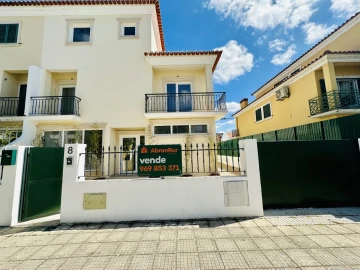 Moradia T4 para Venda em São Miguel do Rio Torto e Rossio Ao Sul do Tejo