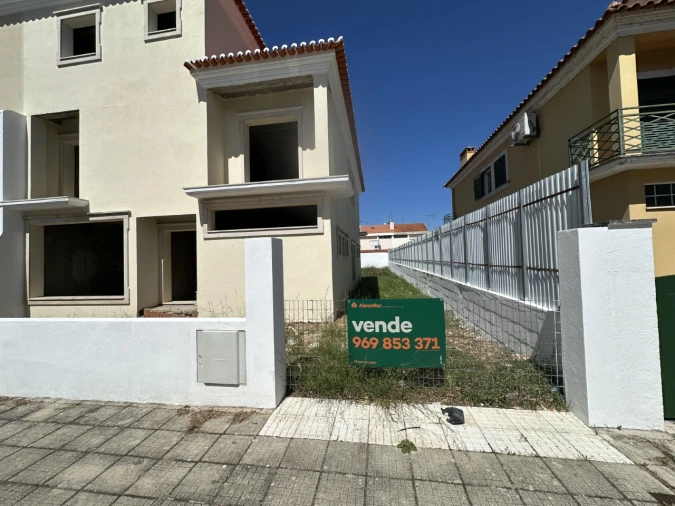 Moradia T4 para Venda em São Miguel do Rio Torto e Rossio Ao Sul do Tejo Foto 3