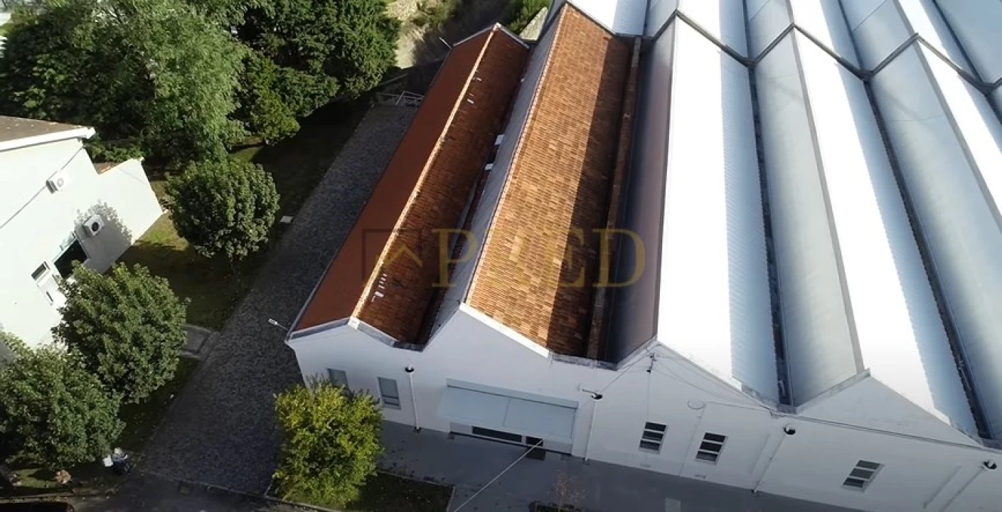 Armazém para Arrendamento em Mafamude e Vilar do Paraíso Foto 11