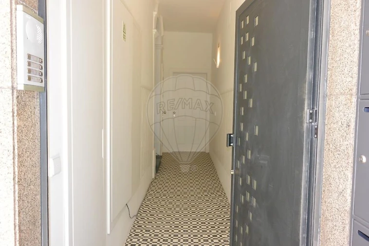 Apartamento para Venda em Cedofeita, Santo Ildefonso, Sé, Miragaia, São Nicolau e Vitória Foto 2