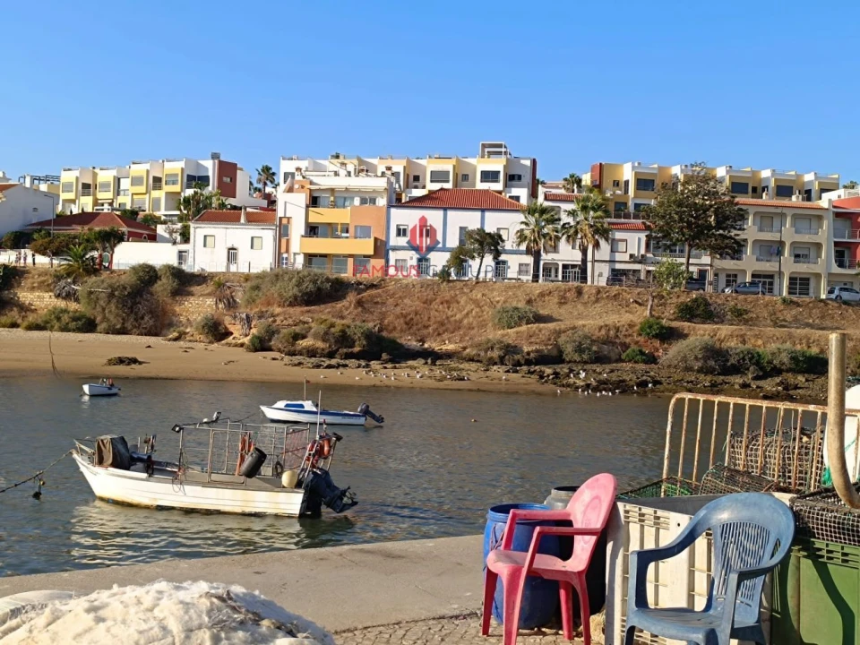 Terreno para Venda em Ferragudo Foto 1