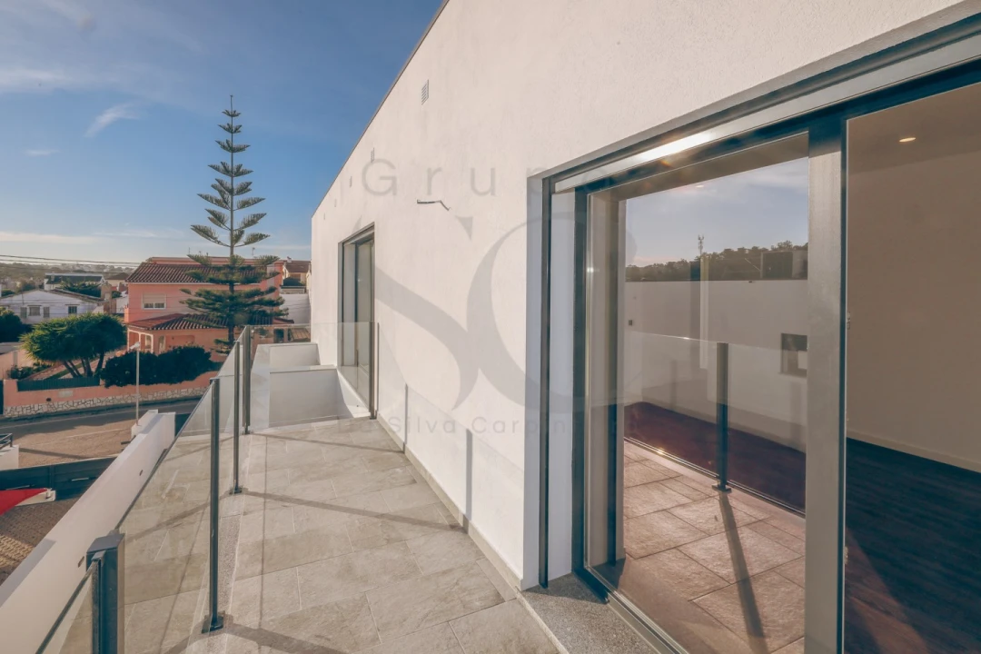 Moradia T4 para Venda em Charneca de Caparica e Sobreda Foto 33