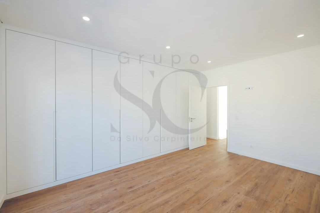 Moradia T4 para Venda em Charneca de Caparica e Sobreda Foto 34