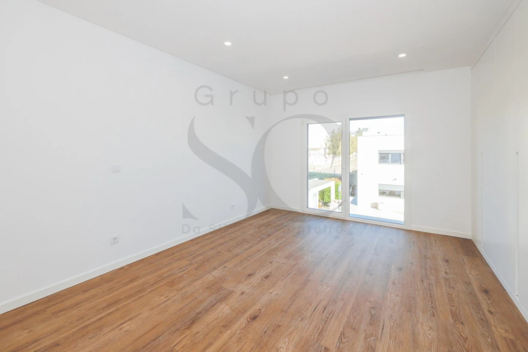 Moradia T4 para Venda em Charneca de Caparica e Sobreda Foto 35