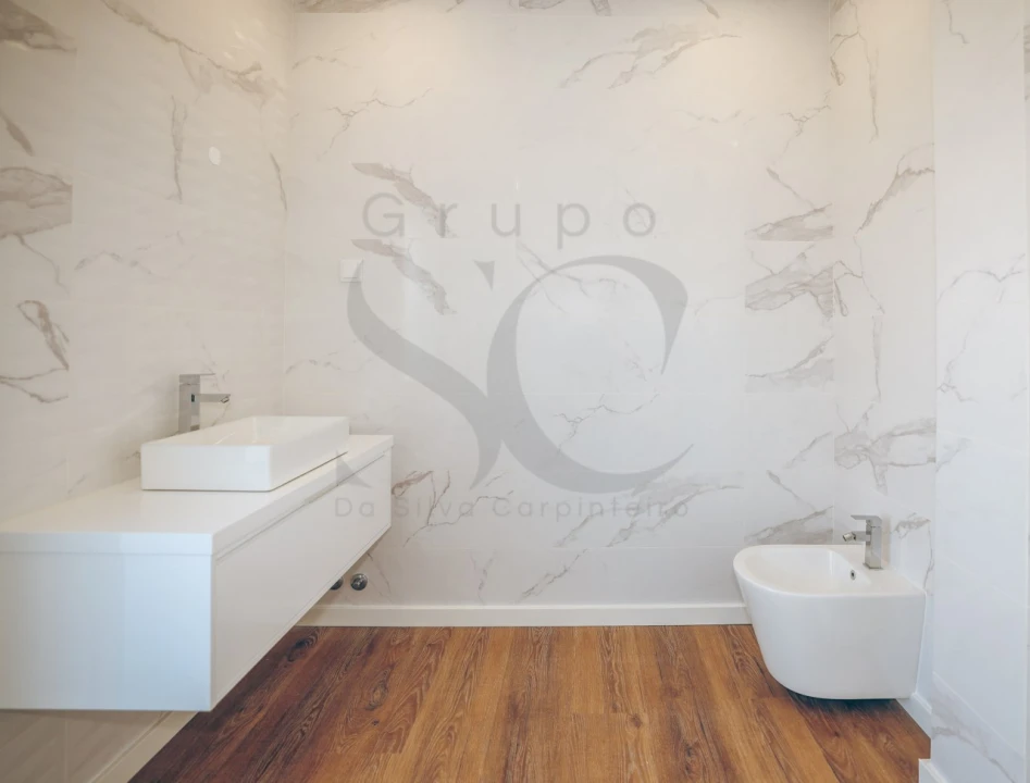 Moradia T4 para Venda em Charneca de Caparica e Sobreda Foto 37