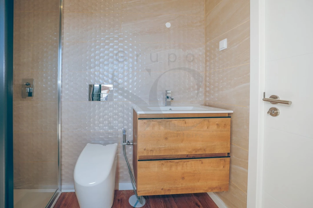 Moradia T4 para Venda em Charneca de Caparica e Sobreda Foto 26