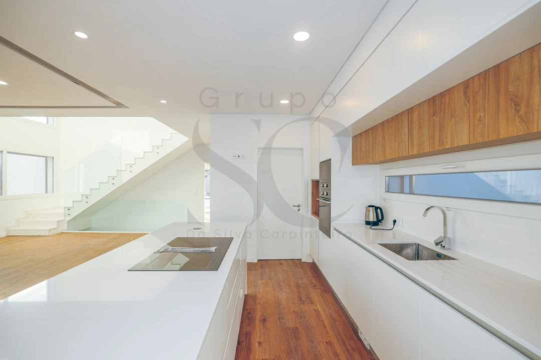 Moradia T4 para Venda em Charneca de Caparica e Sobreda Foto 10