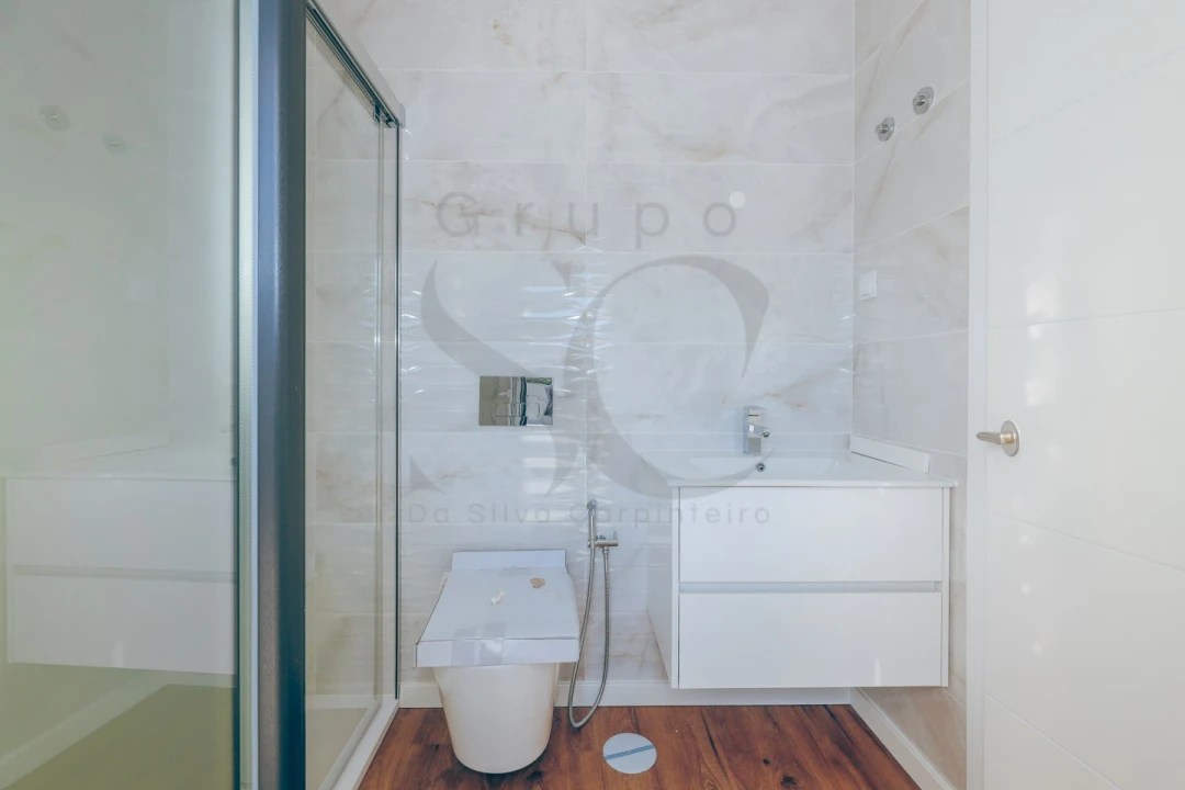 Moradia T4 para Venda em Charneca de Caparica e Sobreda Foto 18