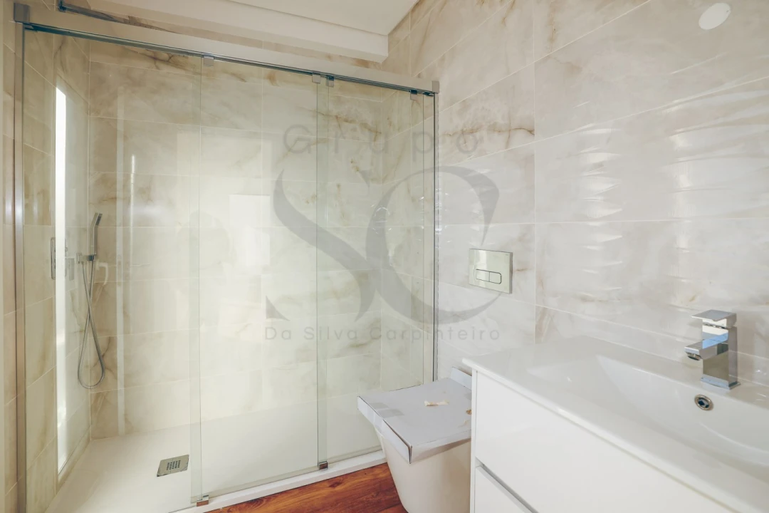 Moradia T4 para Venda em Charneca de Caparica e Sobreda Foto 17