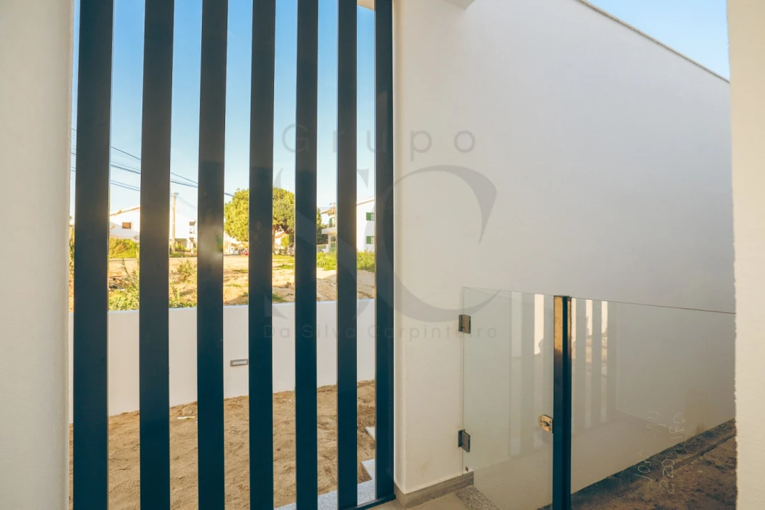 Moradia T4 para Venda em Charneca de Caparica e Sobreda Foto 14