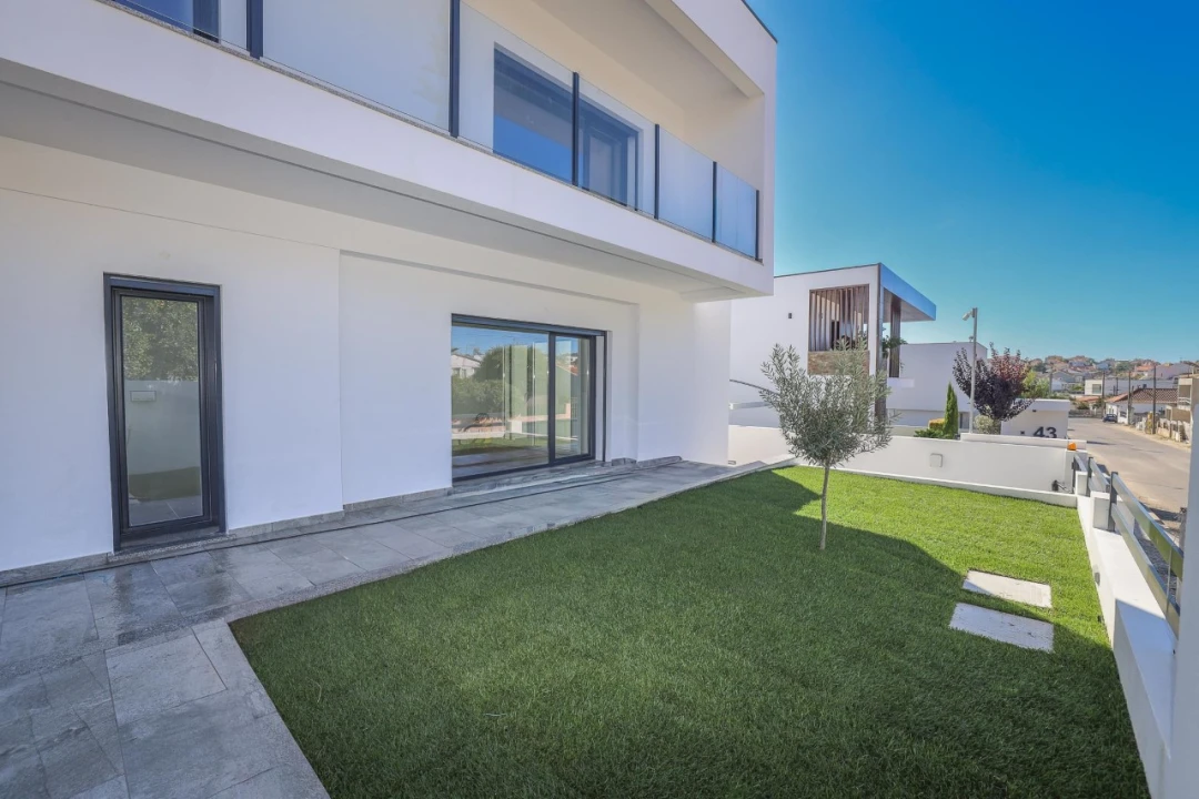 Moradia T4 para Venda em Charneca de Caparica e Sobreda Foto 3