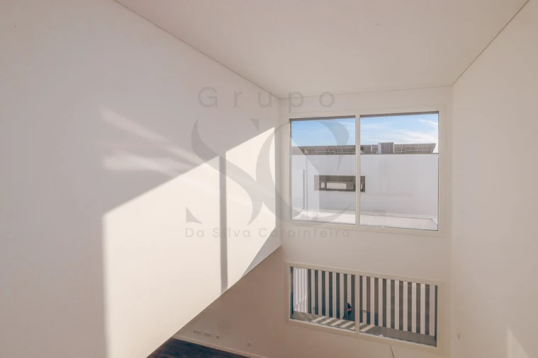 Moradia T4 para Venda em Charneca de Caparica e Sobreda Foto 21