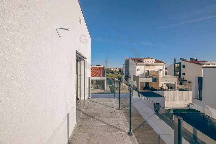 Moradia T4 para Venda em Charneca de Caparica e Sobreda Foto 29