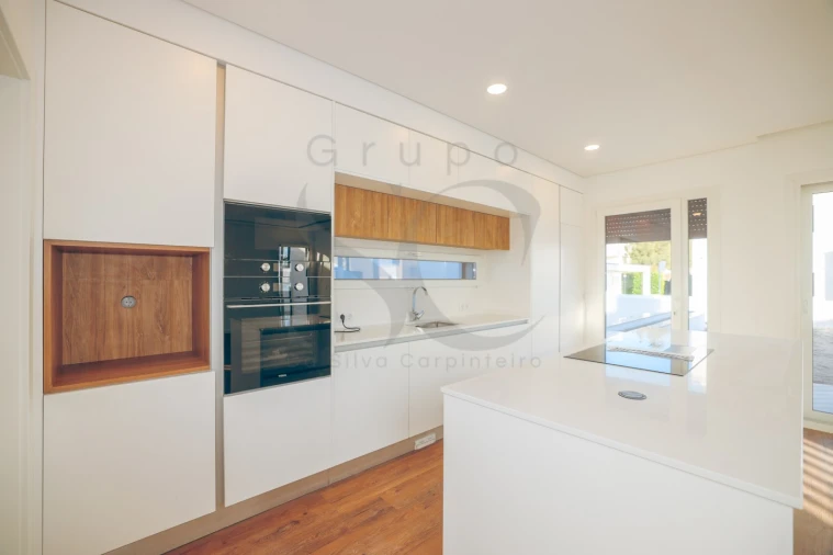 Moradia T4 para Venda em Charneca de Caparica e Sobreda Foto 11