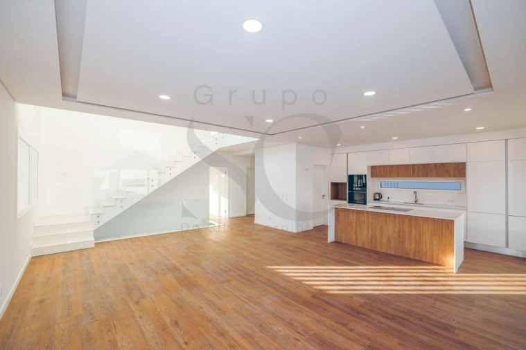 Moradia T4 para Venda em Charneca de Caparica e Sobreda Foto 7