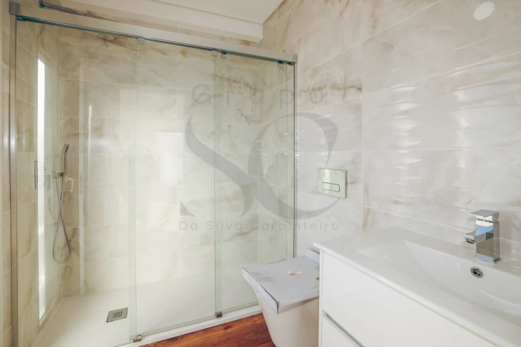 Moradia T4 para Venda em Charneca de Caparica e Sobreda Foto 17