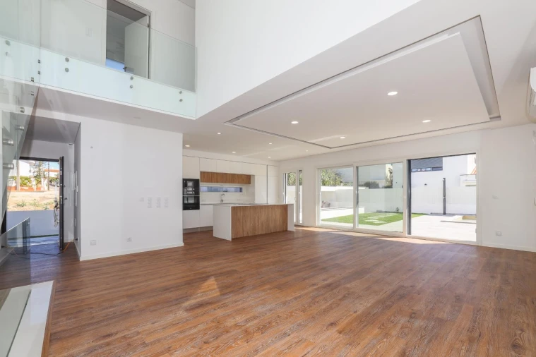 Moradia T4 para Venda em Charneca de Caparica e Sobreda Foto 8