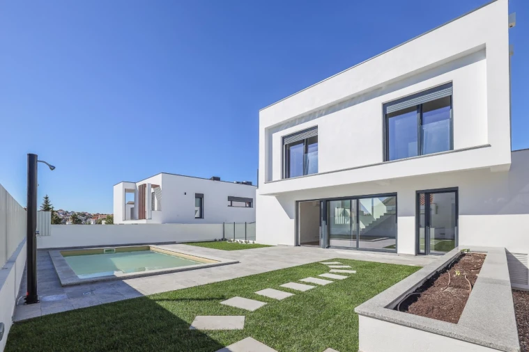 Moradia T4 para Venda em Charneca de Caparica e Sobreda Foto 1