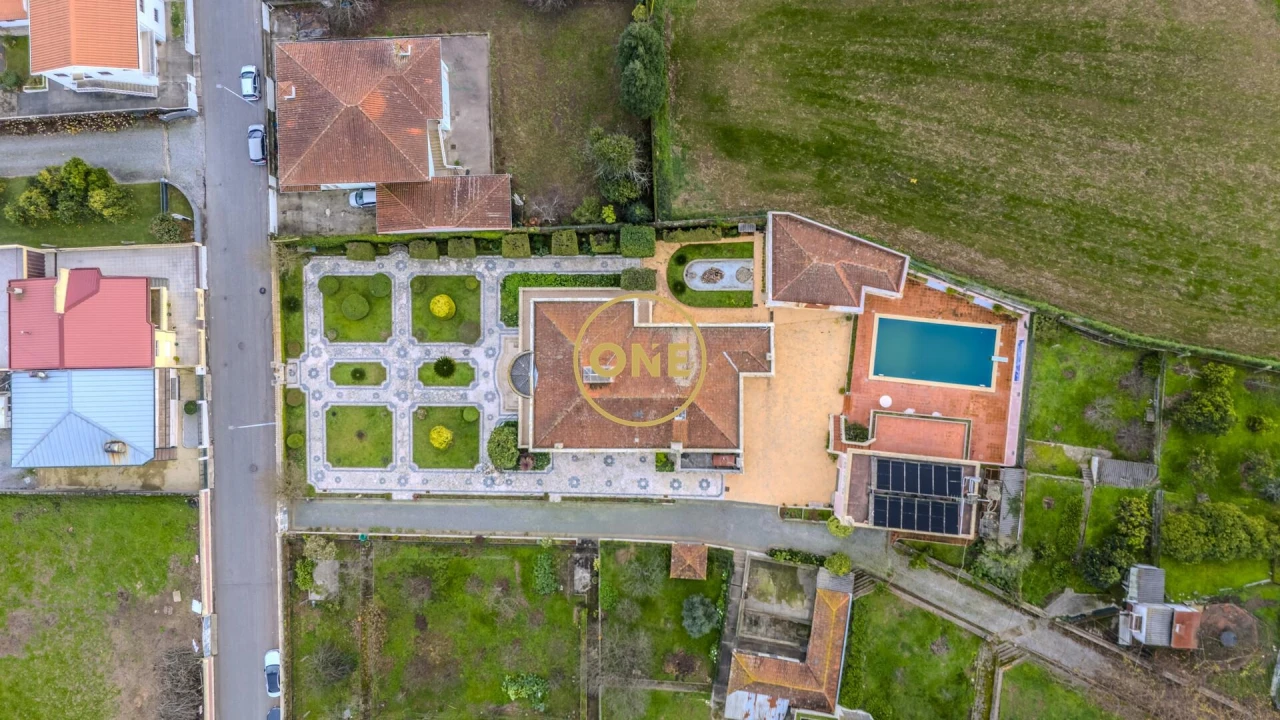 Moradia T5 para Venda em Bougado (São Martinho e Santiago) Foto 3