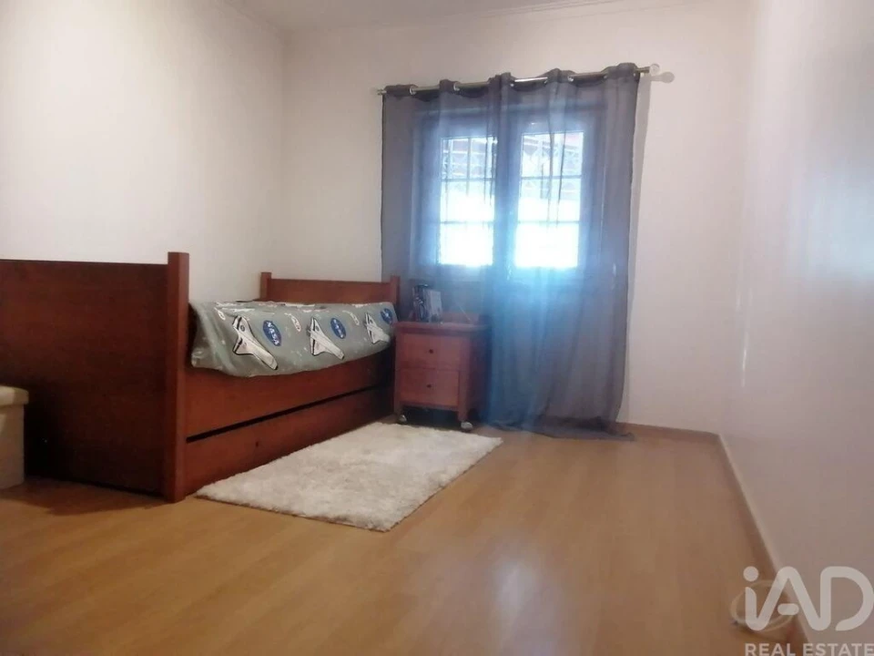 Moradia T4 para Venda em Venda do Pinheiro e Santo Estêvão das Galés Foto 19